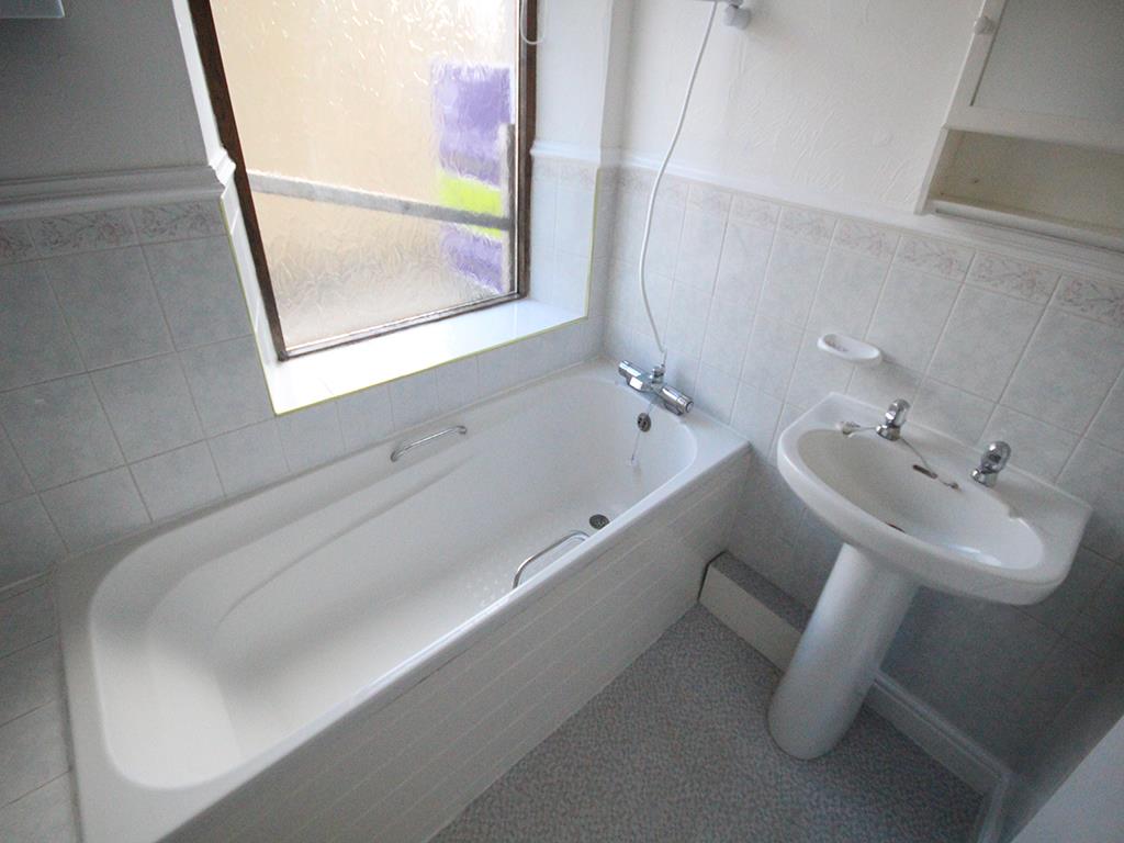 1 bedroom terraced house To Let in Barnoldswick - IMG_9938.JPG